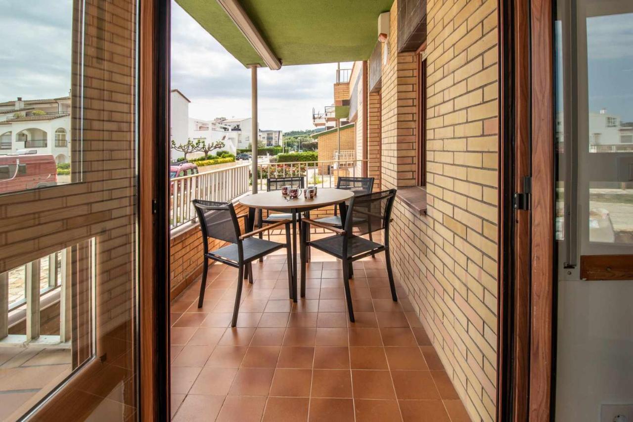 Apartamento Sant Carles 20 Soleado Con Vistas Al Mar Gerona